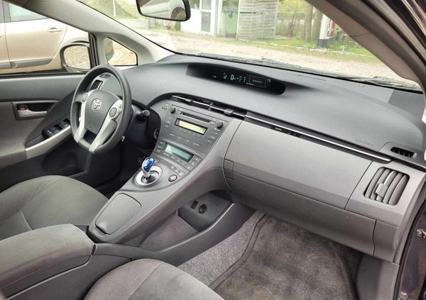 Toyota Prius cena 41900 przebieg: 152000, rok produkcji 2010 z Września małe 326